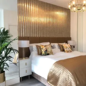 The Palms Lux Living B'mouth Town Centre & Apartment Bournemouth